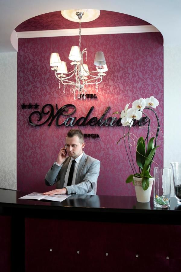 Отель Hotel Madelaine Львувек-Слёнски-30